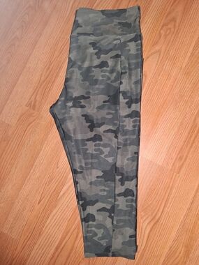 Zone Pro Women's Camo Leggings - Olive Green/Black
